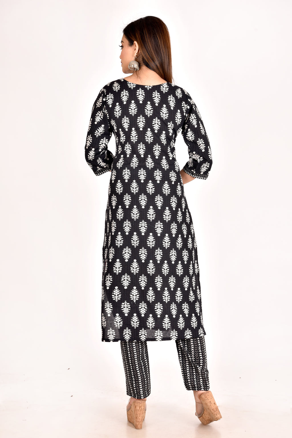 Black Floral Print Threadwork Kurta With Pant