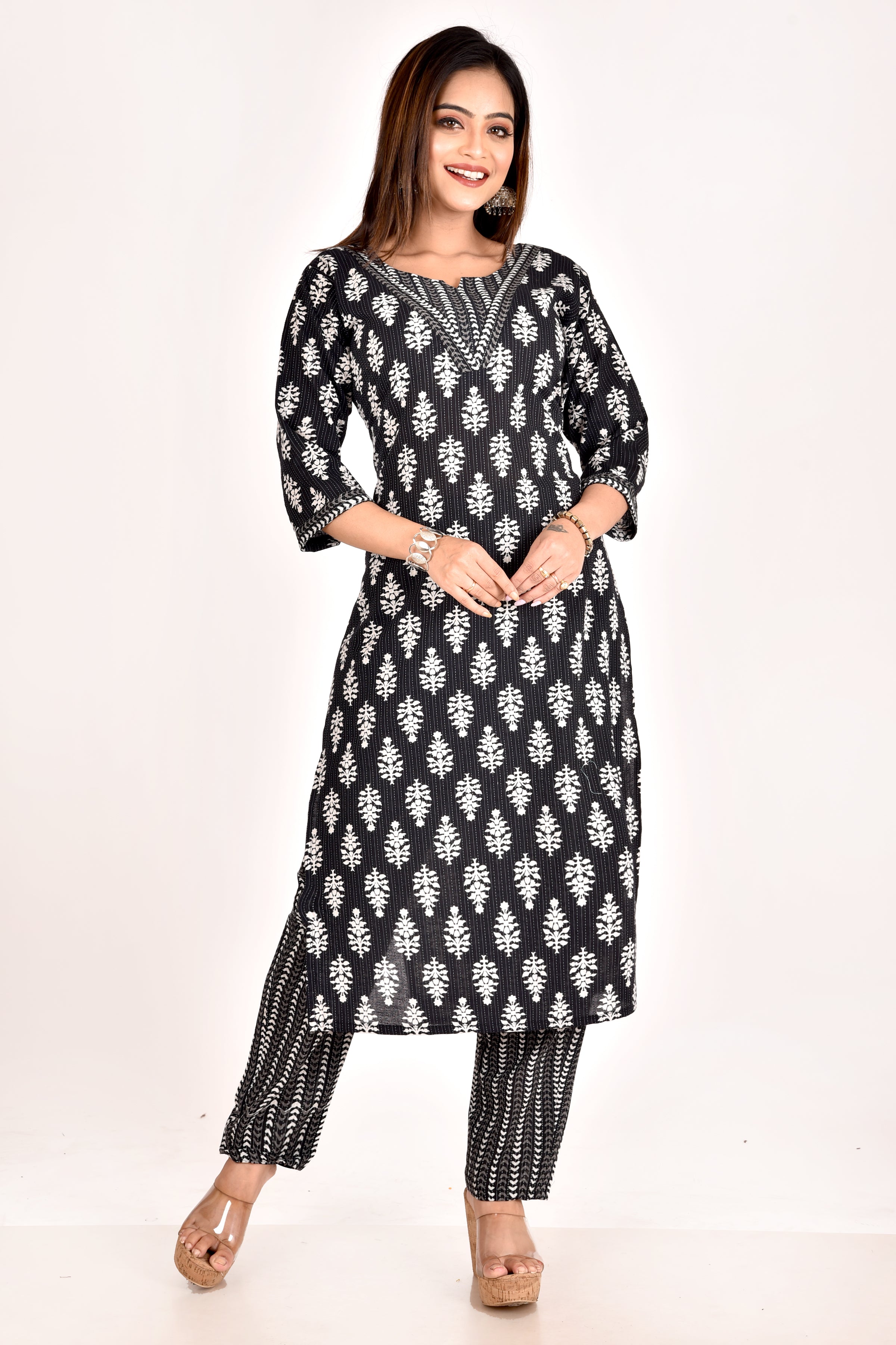 Black Floral Print Threadwork Kurta With Pant
