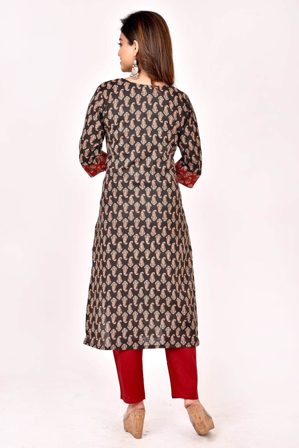 Black & Red Paisley Print Hand Embroidered Threadwork Kurta With Pant