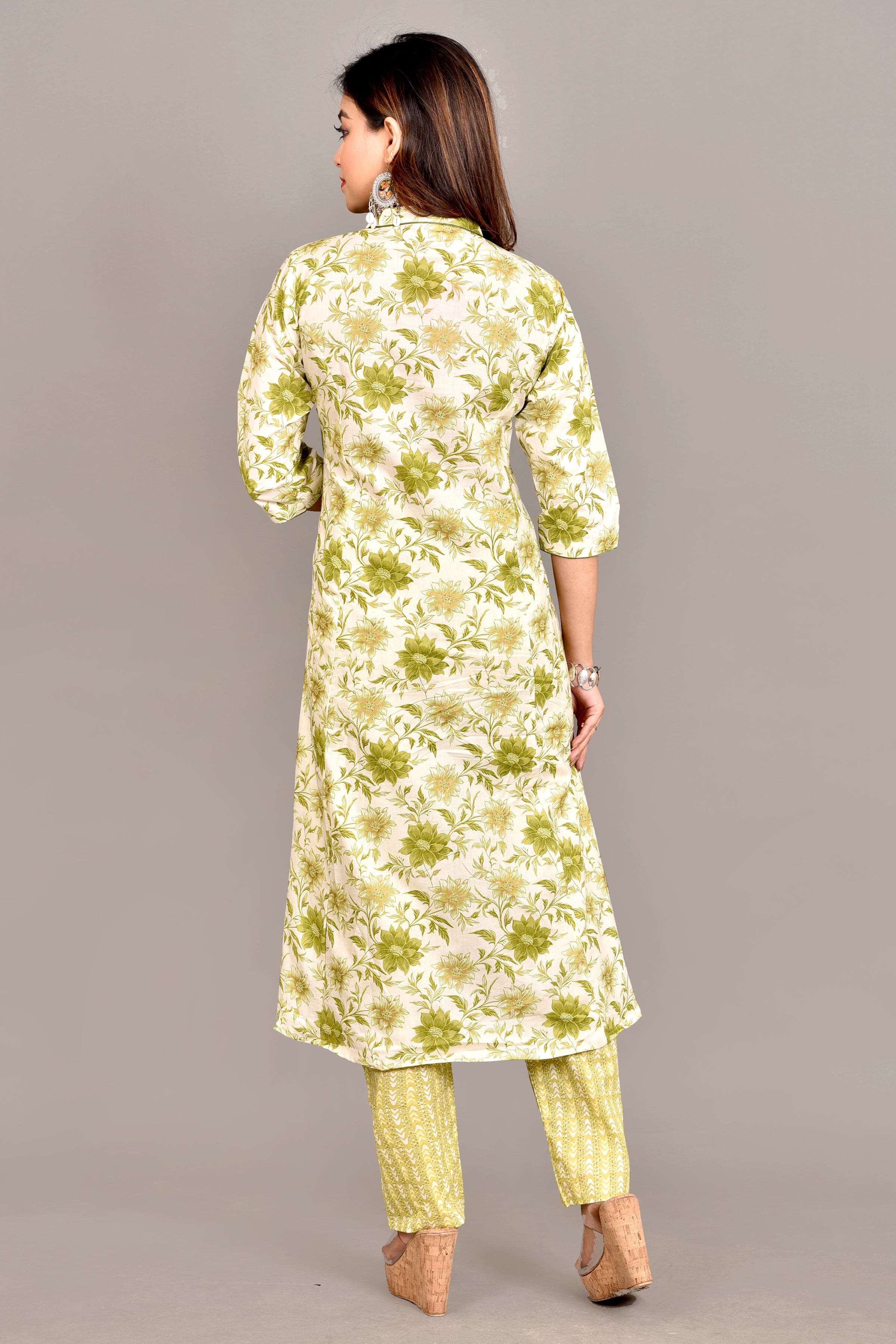 Off-White & Green Dahlia Print A-Line Kurta With Pant