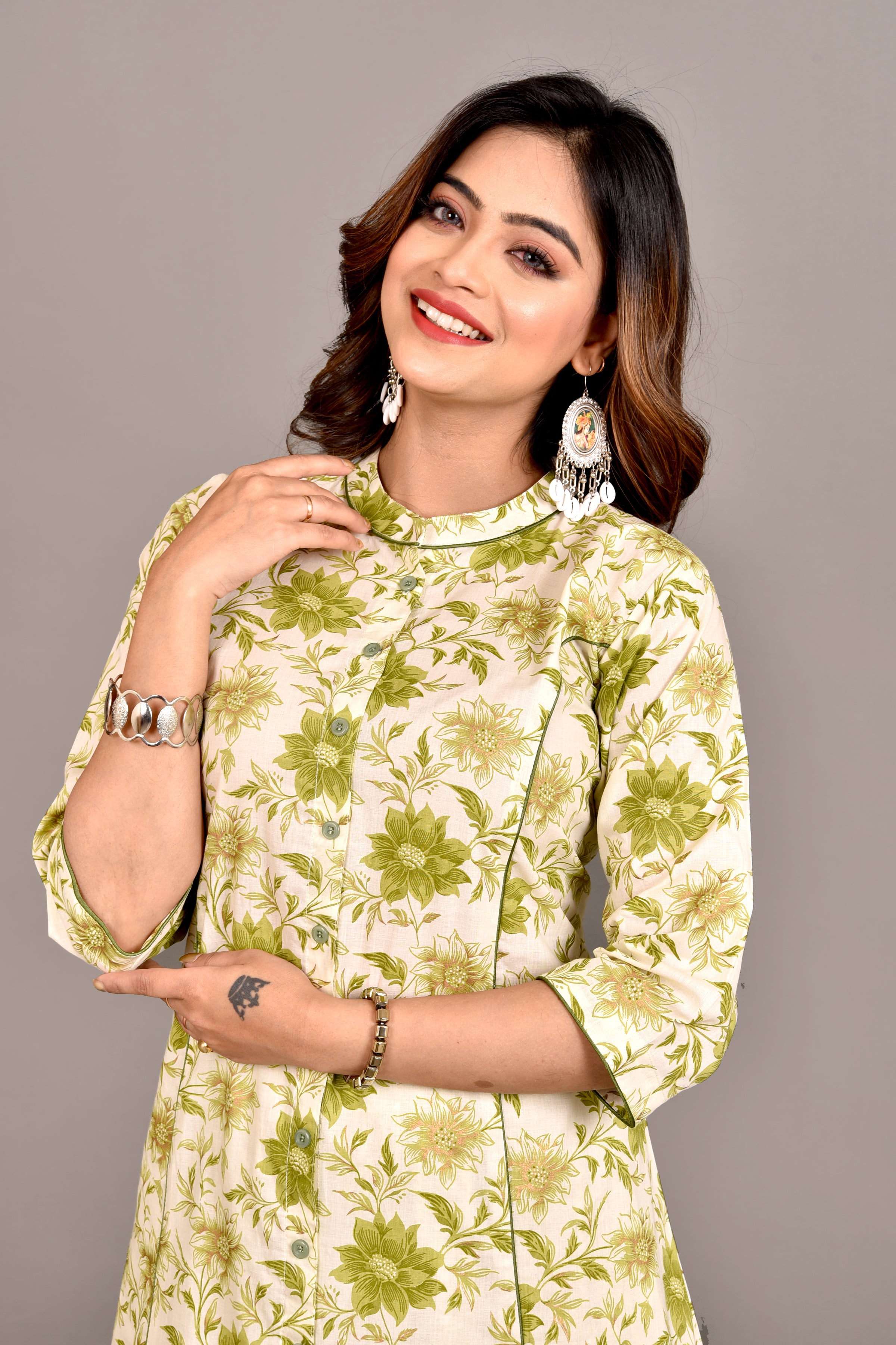 Off-White & Green Dahlia Print A-Line Kurta With Pant