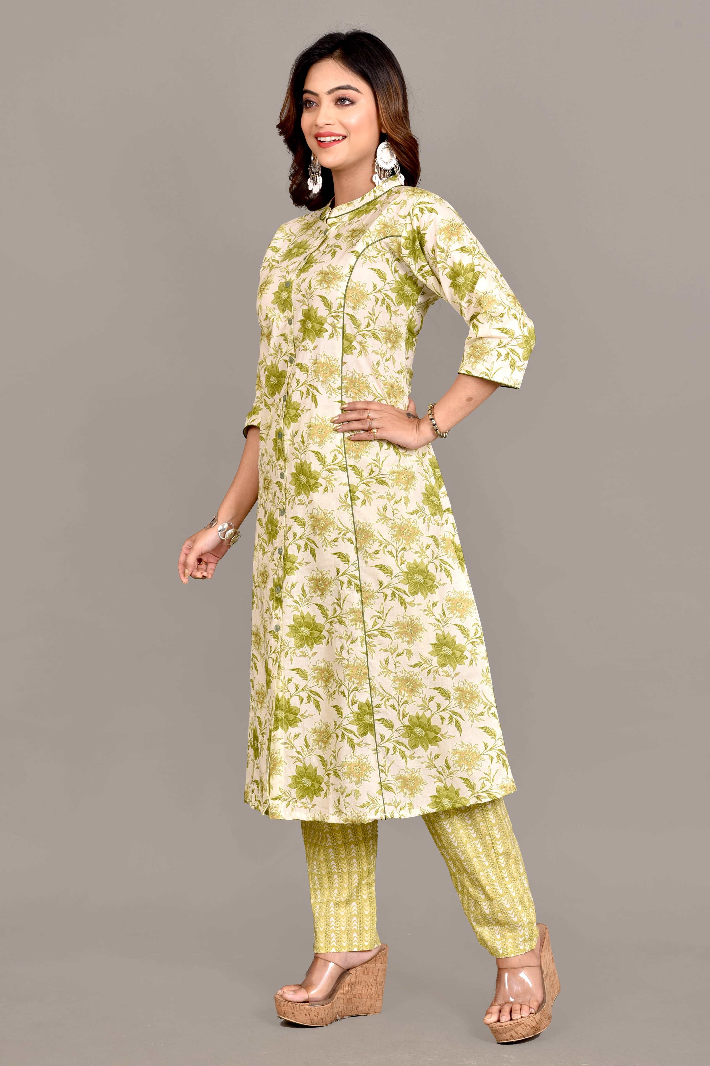 Off-White & Green Dahlia Print A-Line Kurta With Pant