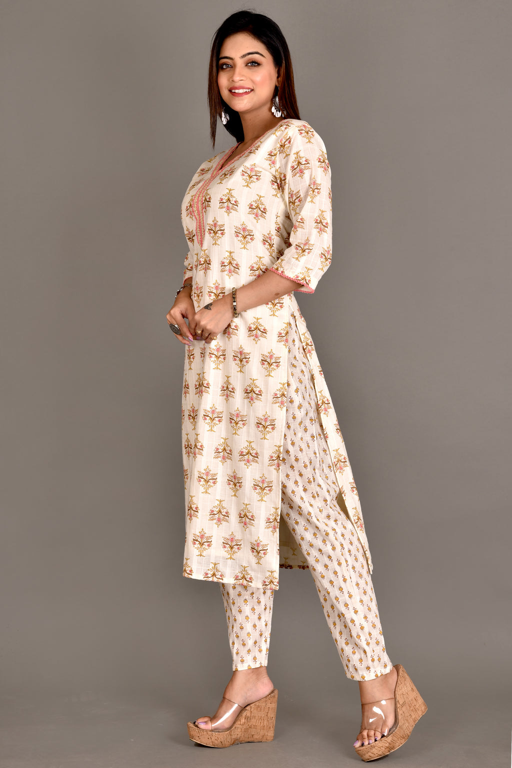 Off-White & Pink Floral Print Kurta With Pant