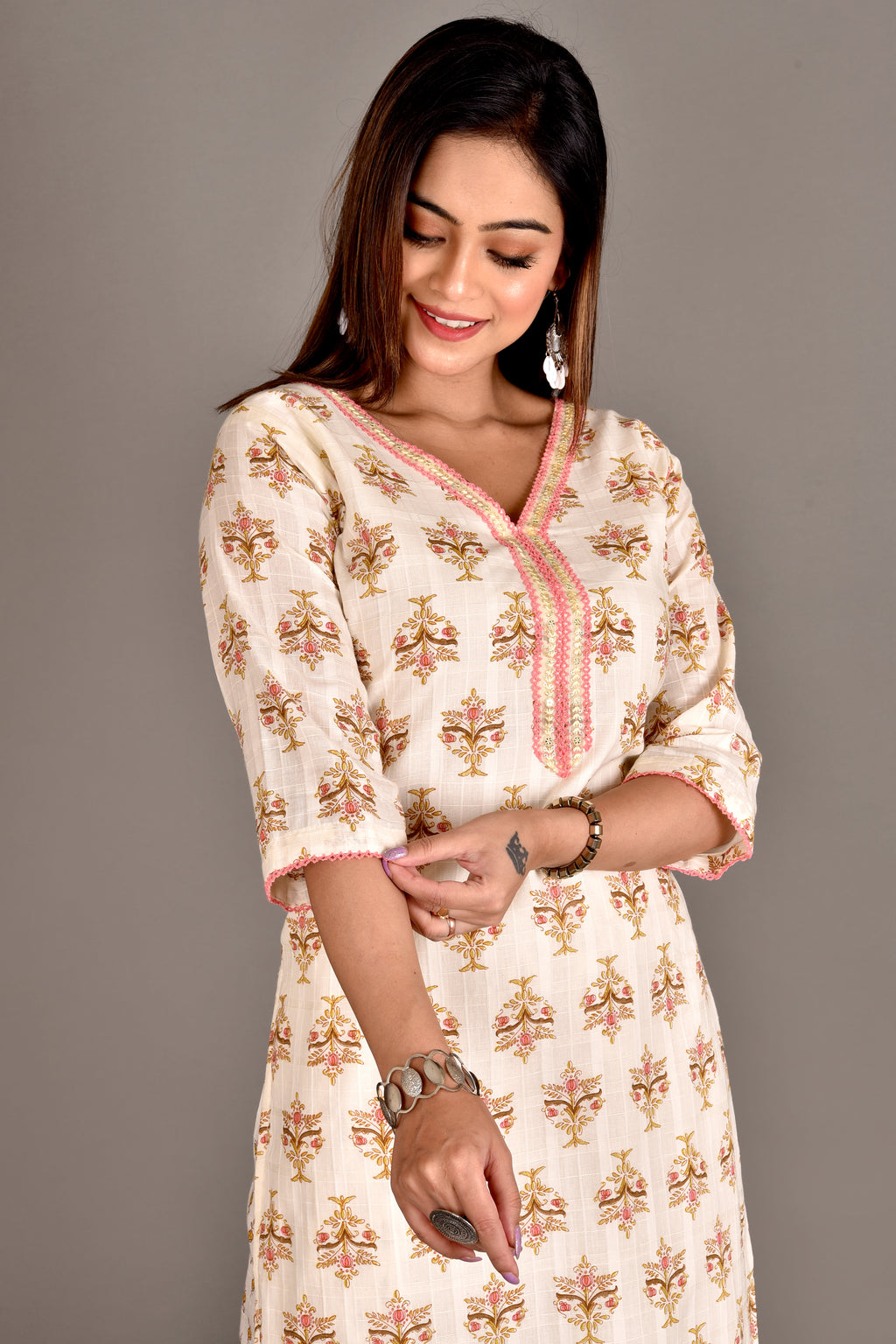 Off-White & Pink Floral Print Kurta With Pant