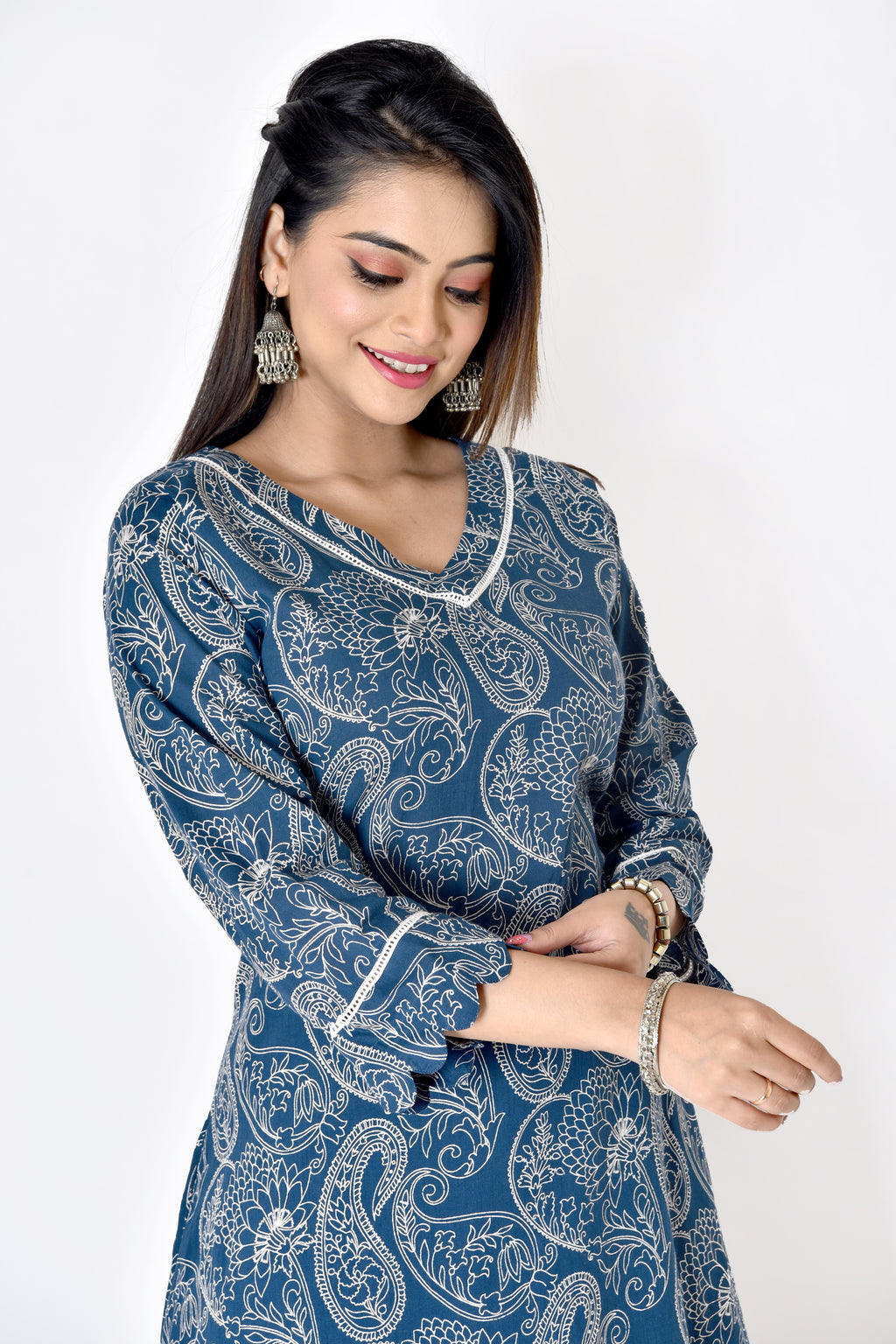Navy Blue Paisley Print A-Line Kurta With Pant