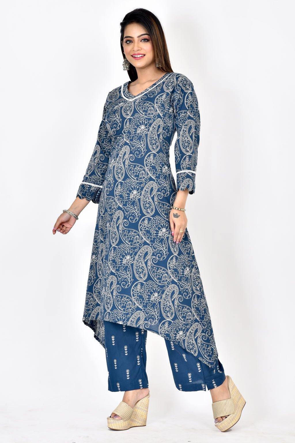 Navy Blue Paisley Print A-Line Kurta With Pant