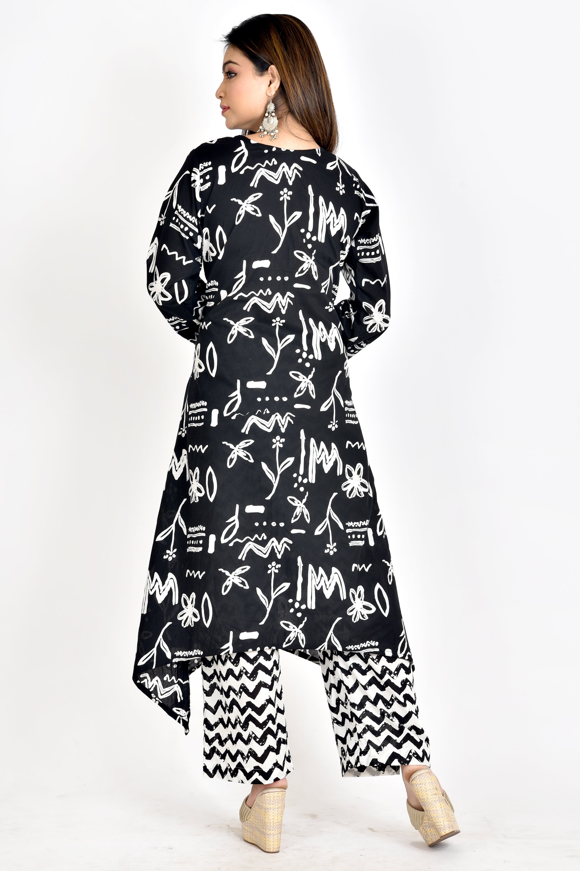Black Geometric Print A-Line Kurta With Pant
