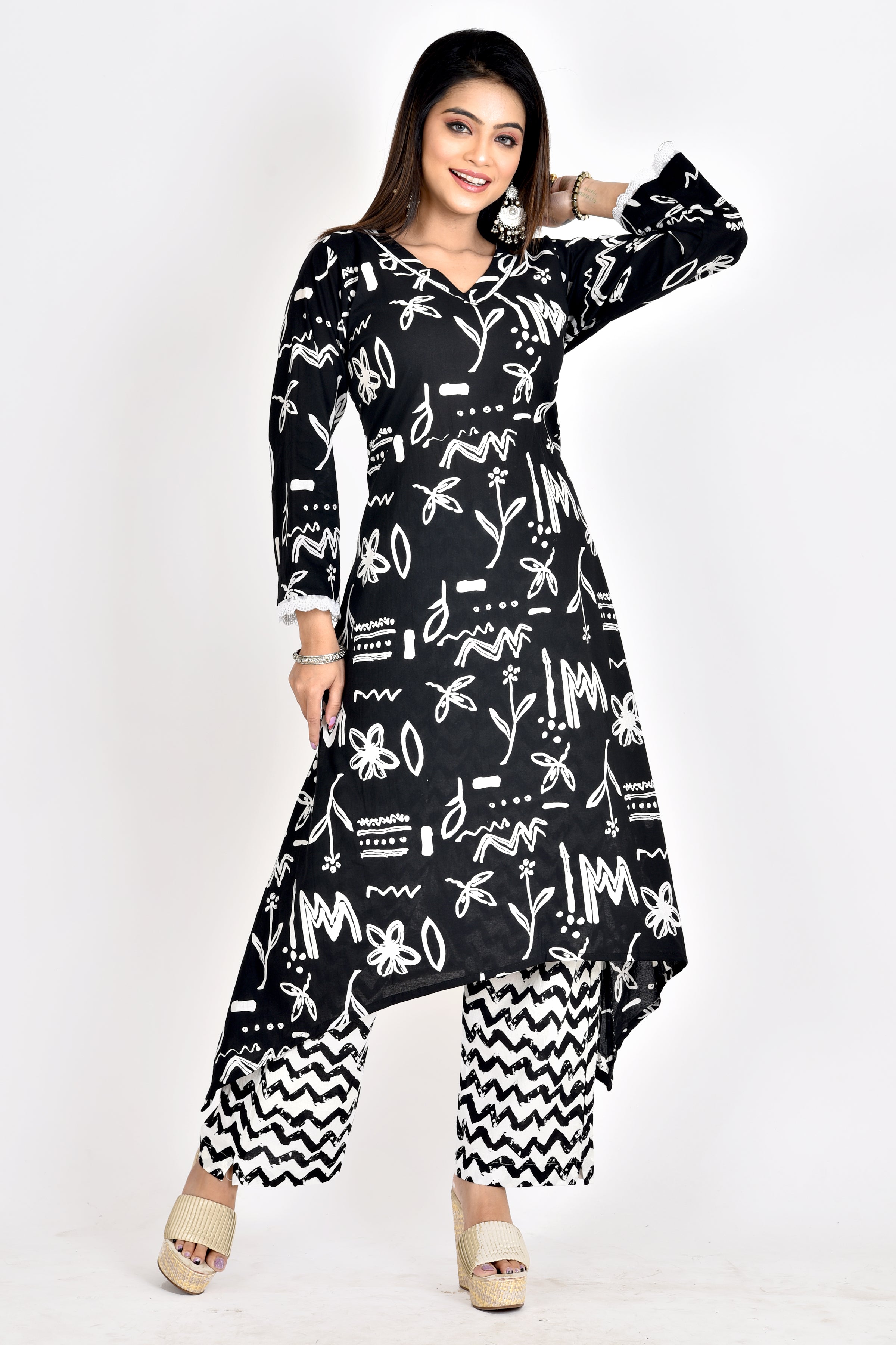Black Geometric Print A-Line Kurta With Pant