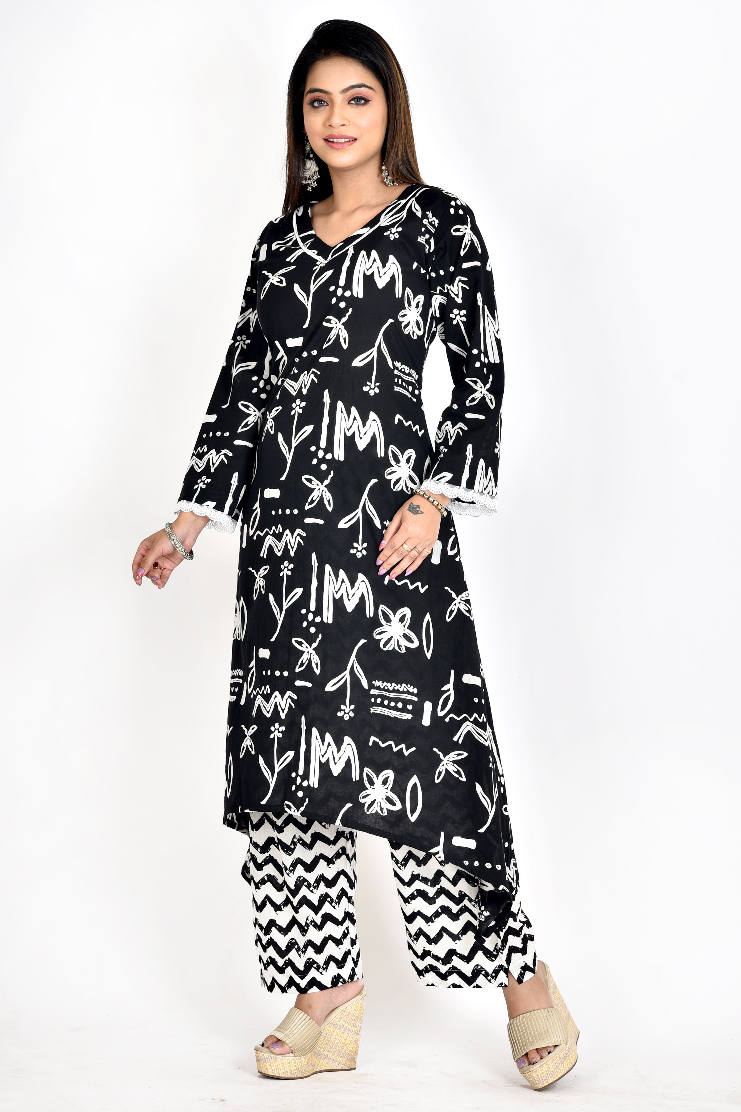 Black Geometric Print A-Line Kurta With Pant
