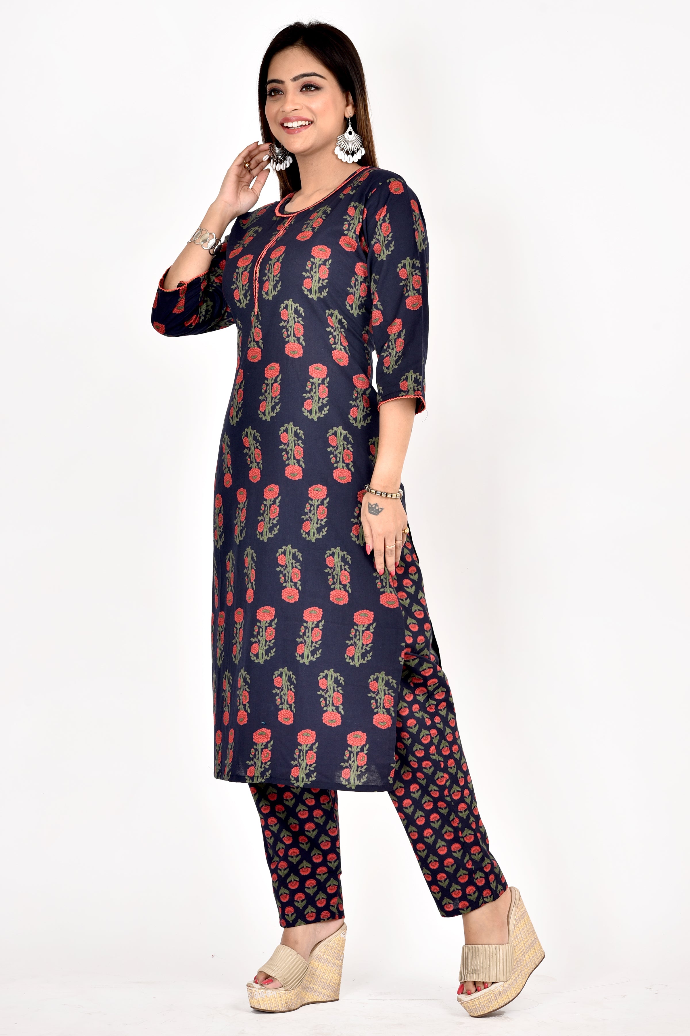 Navy Blue Floral Print Kurta With Pant