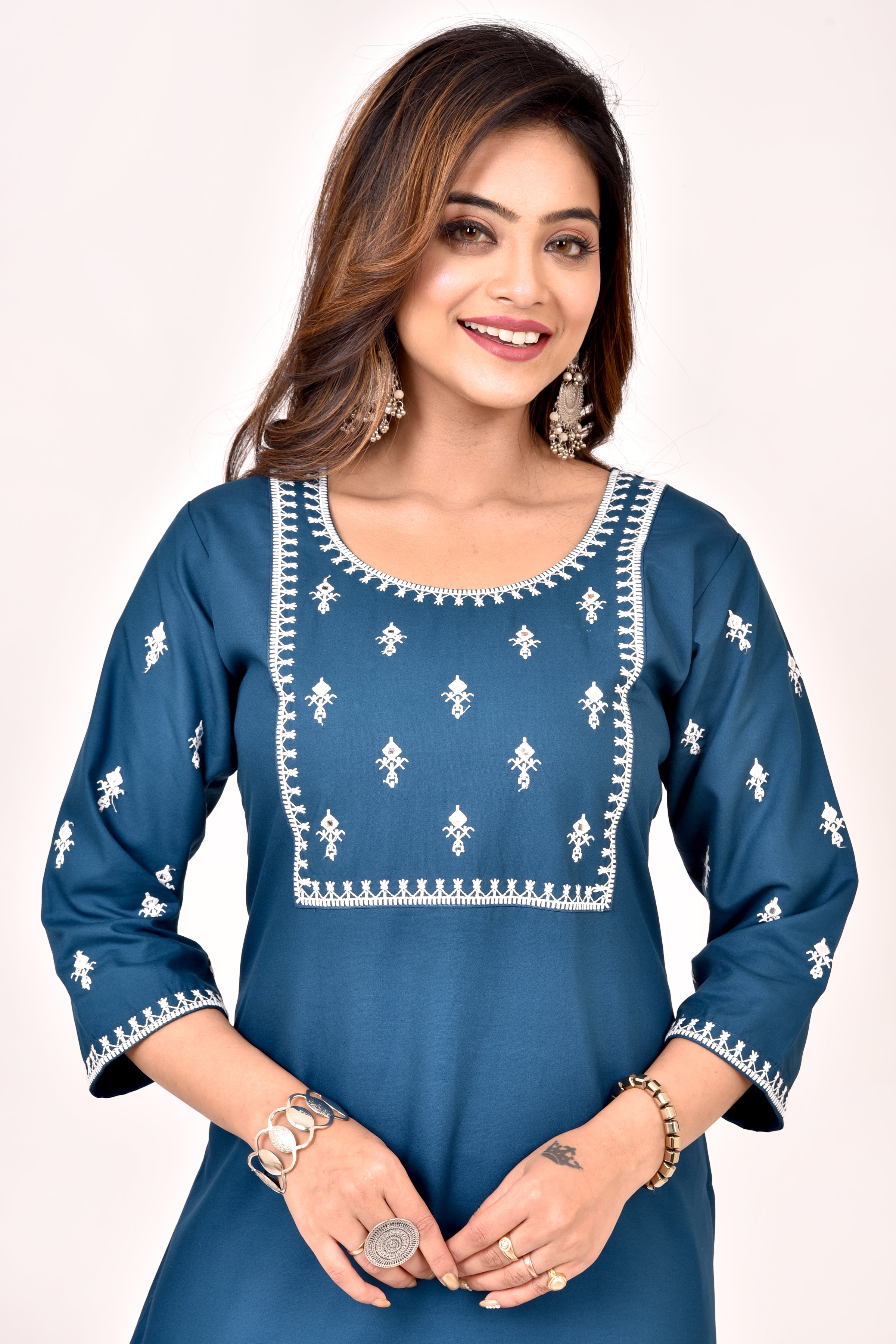 Teal blue Embroidered Kurta With Pant