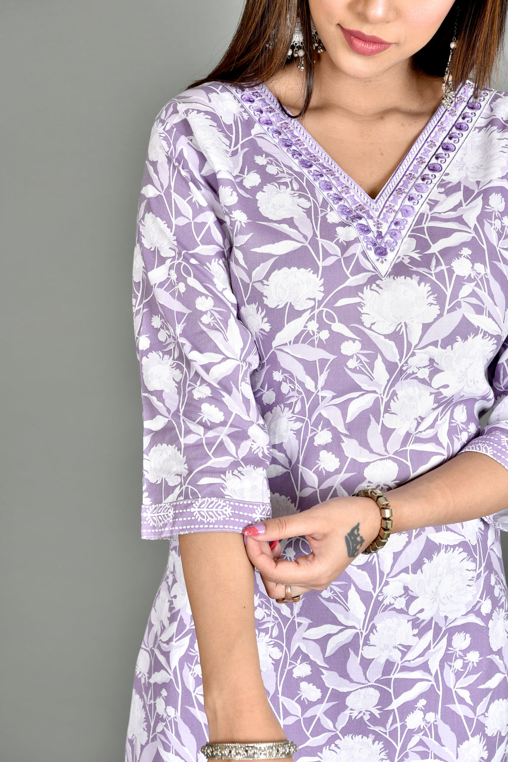 Lavender Floral Embroidered Kurta With Pant