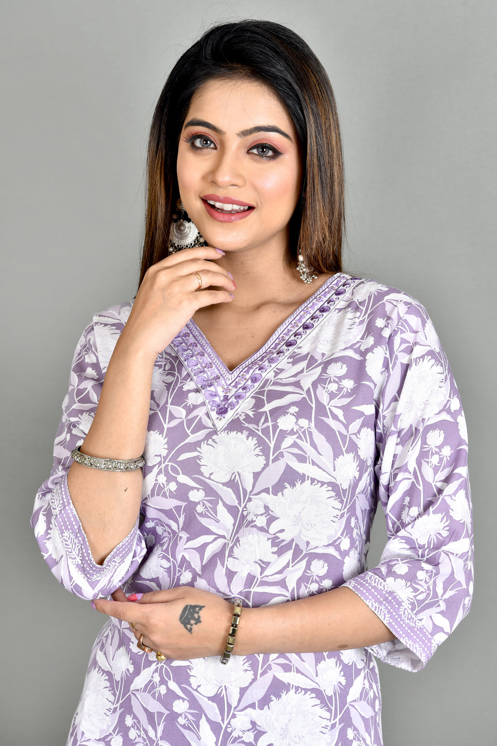 Lavender Floral Embroidered Kurta With Pant