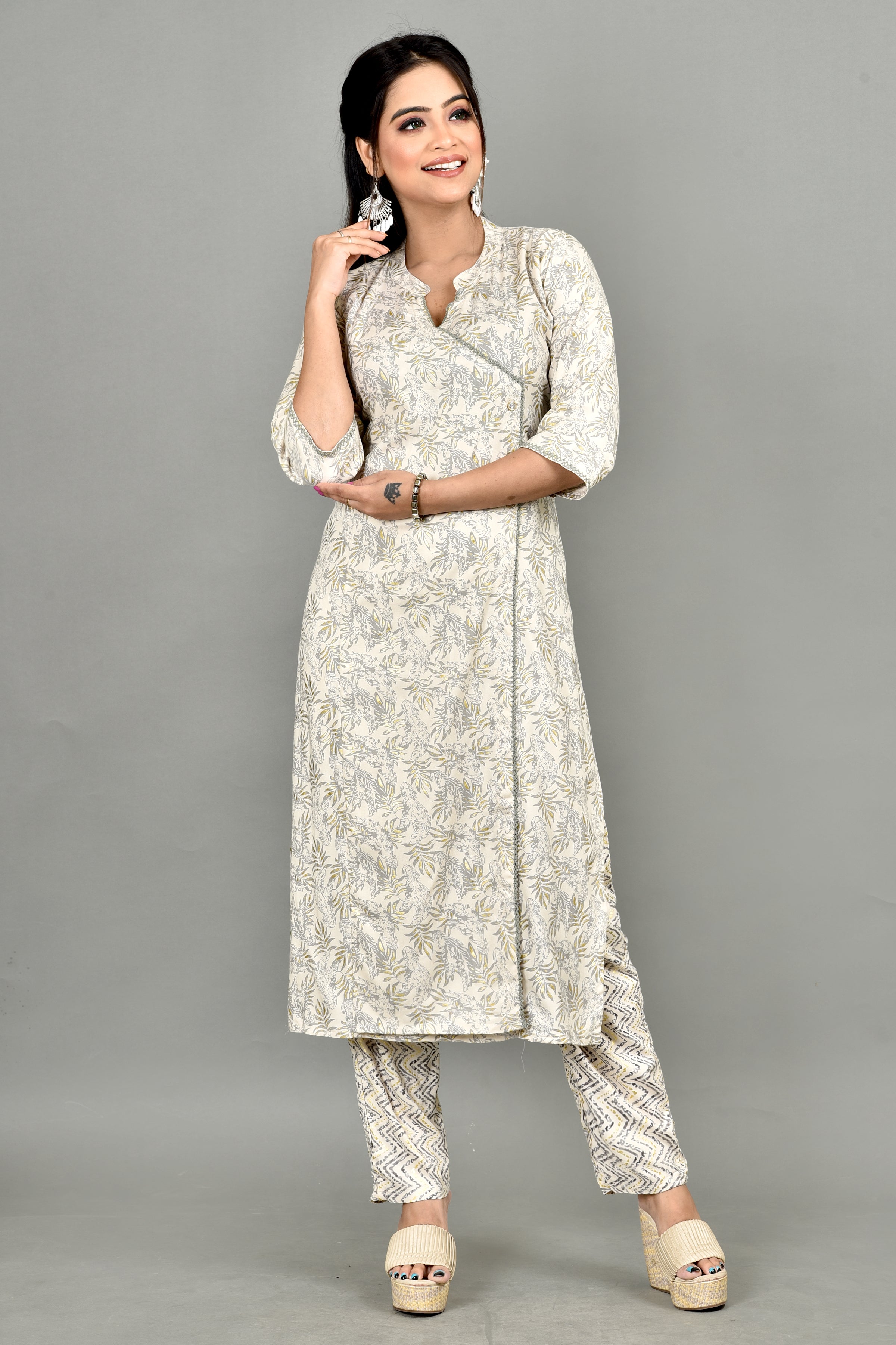 Off-White & Grey Geometric Print Angrakha  Kurta With Pant