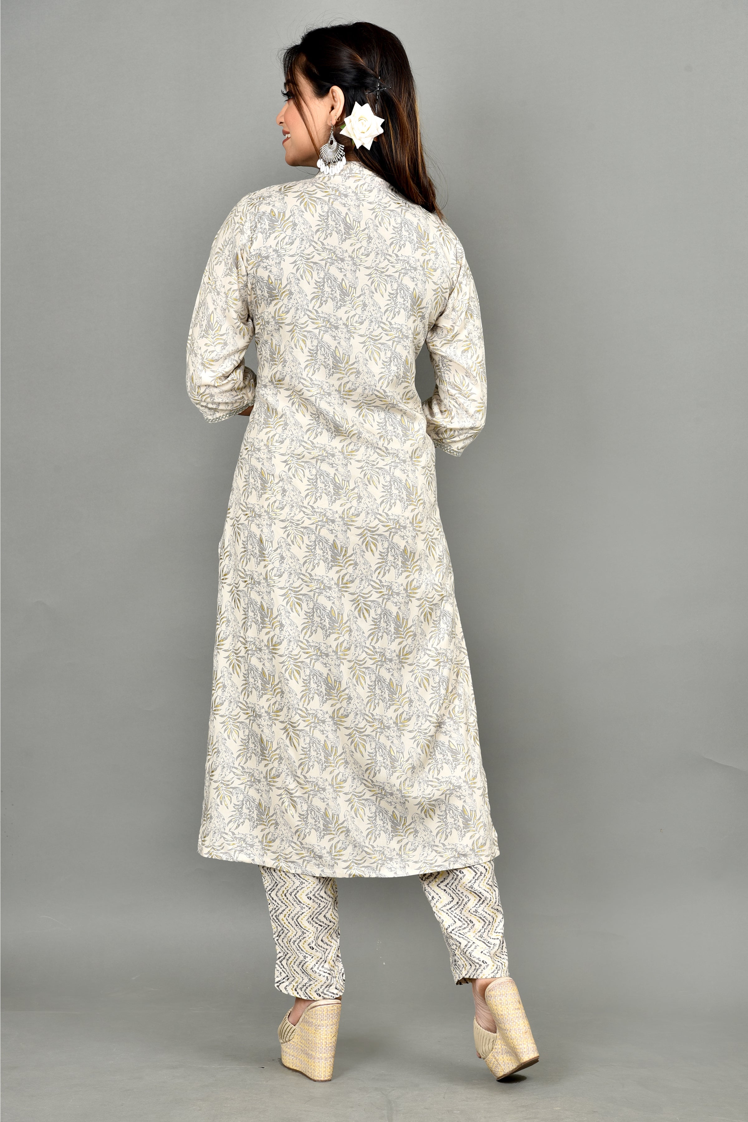 Off-White & Grey Geometric Print Angrakha  Kurta With Pant