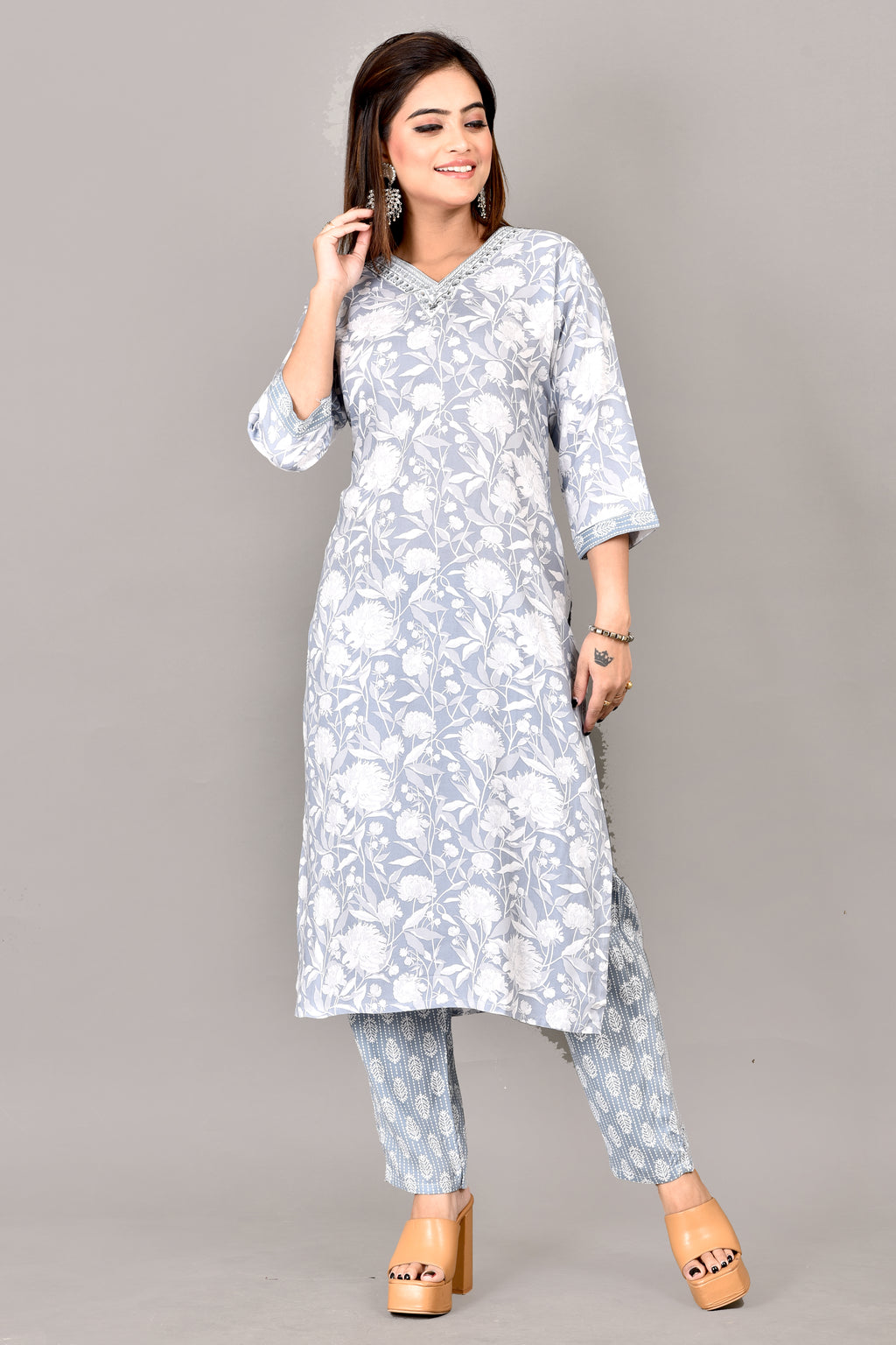 Blue Floral Embroidered Kurta With Pant