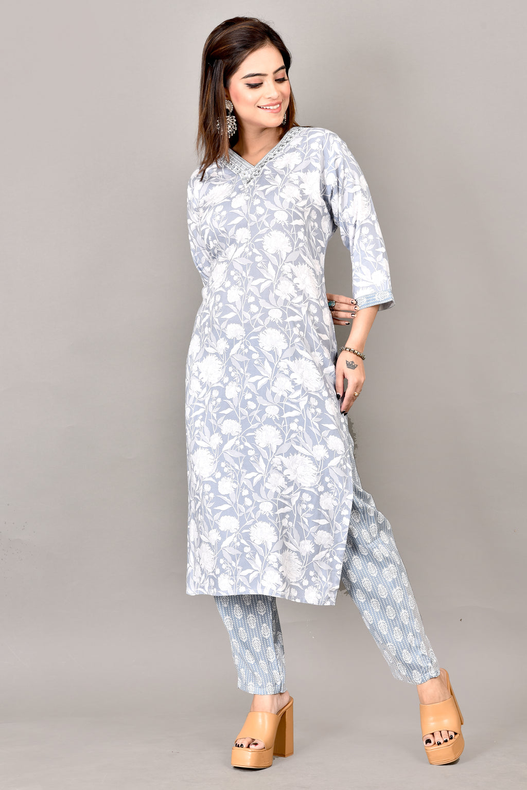 Blue Floral Embroidered Kurta With Pant