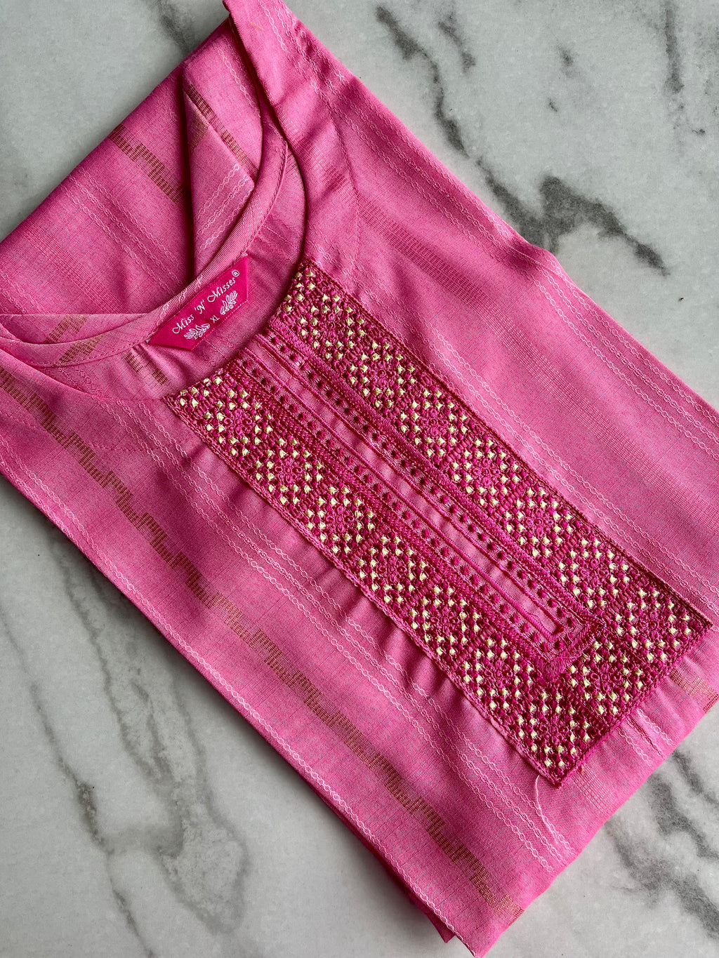 Pink Geometric Embroidered Straight Kurta