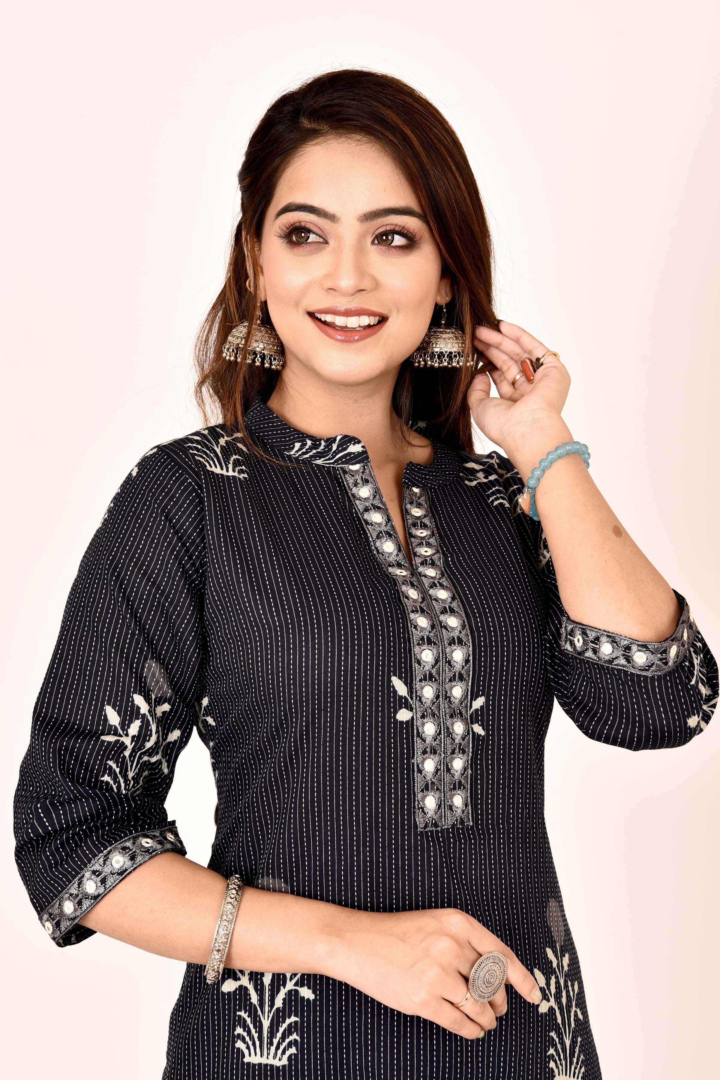 Black Floral Threadwork Embroidered Kurta With Pant