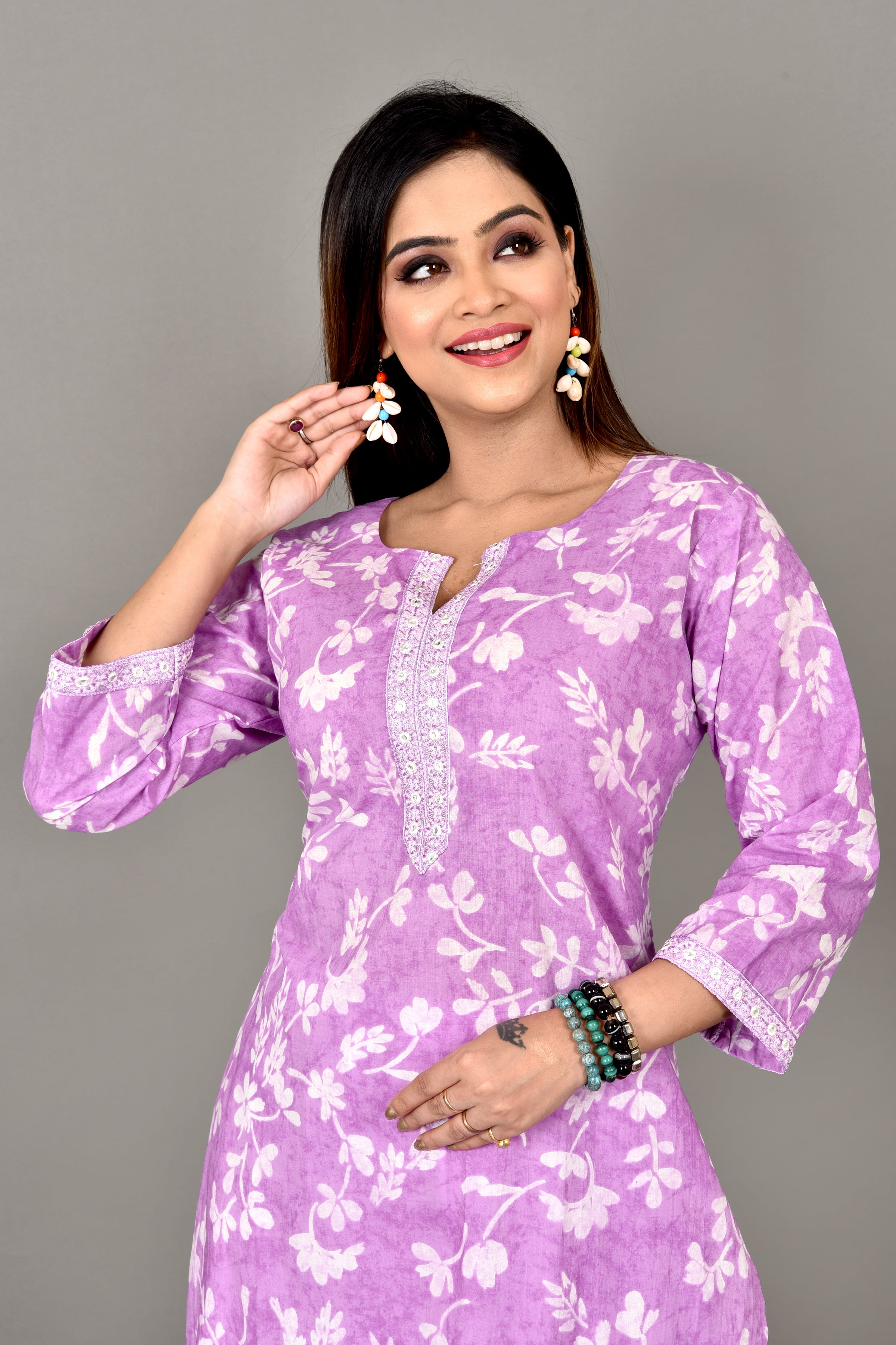 Lavender Floral Embroidered Straight Kurta