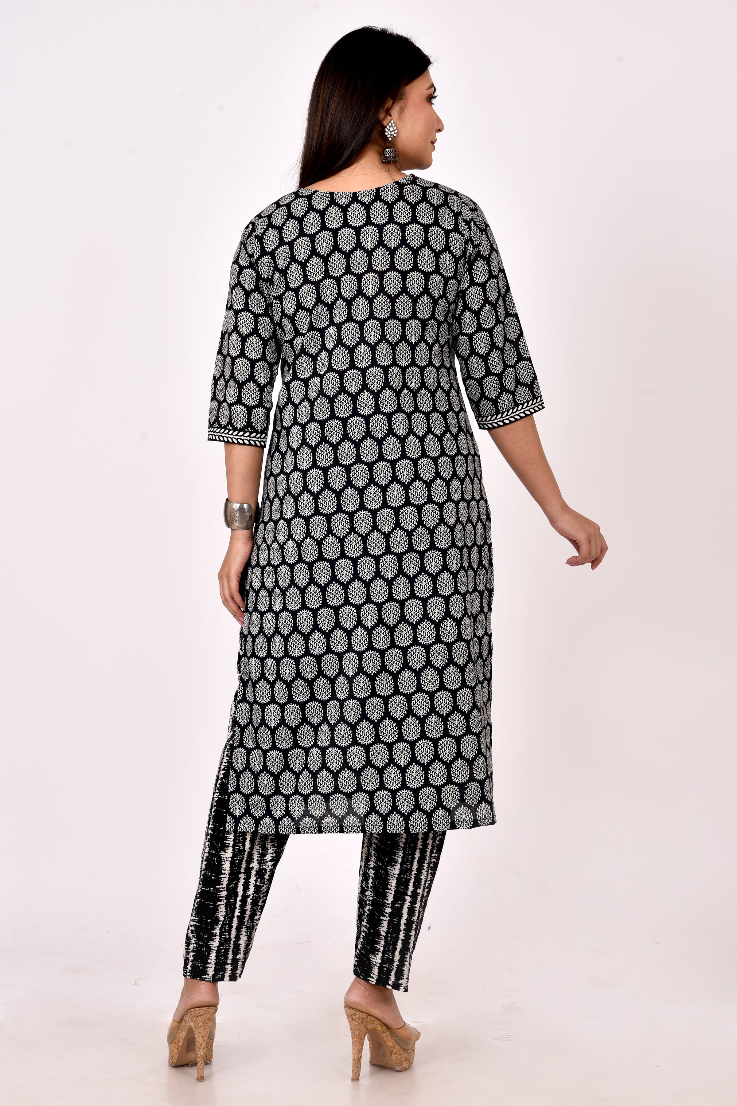 Black Leaf Print Kurta With Pant