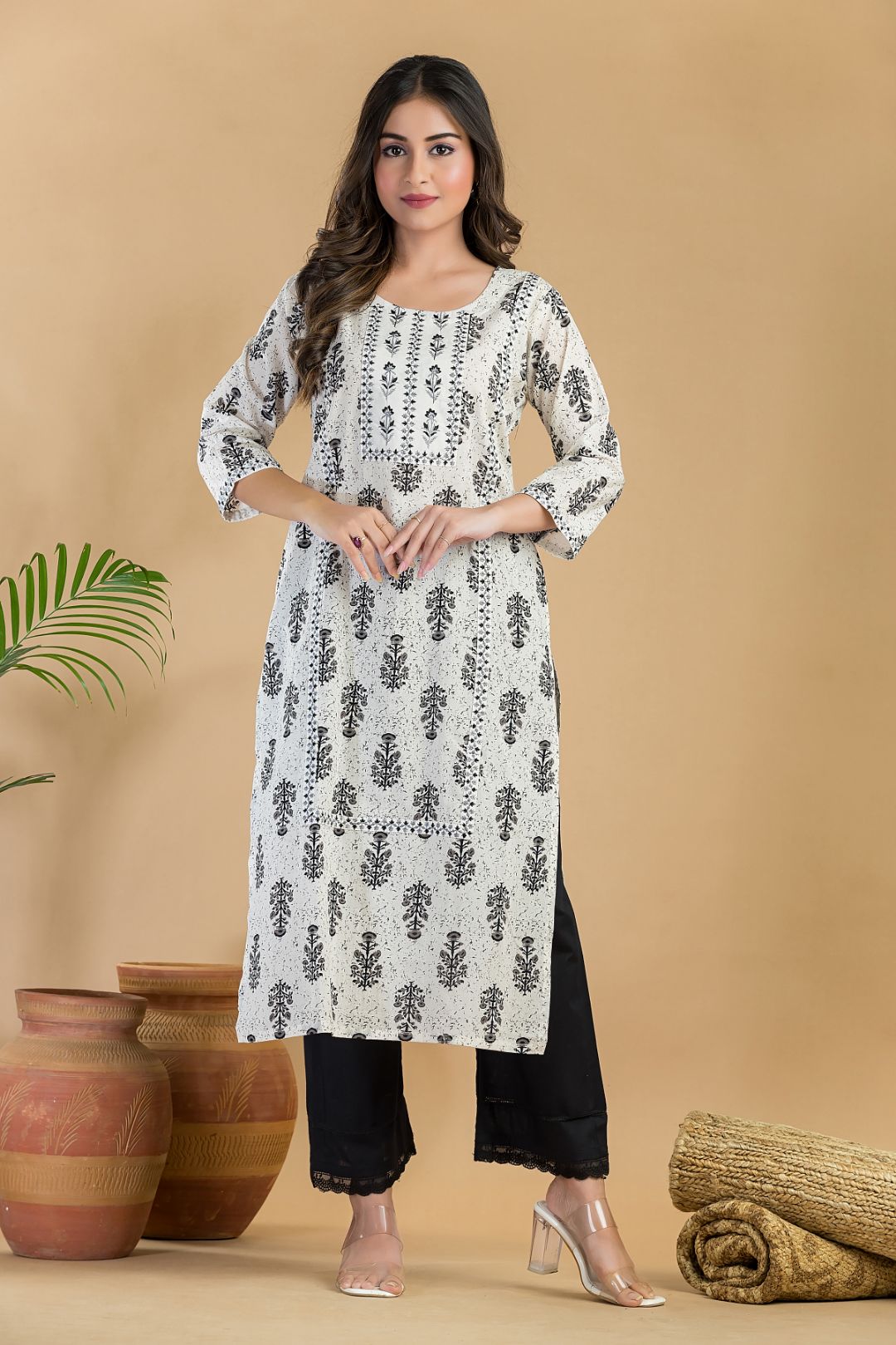 Off-White & Black Floral Embroidered Straight Kurta