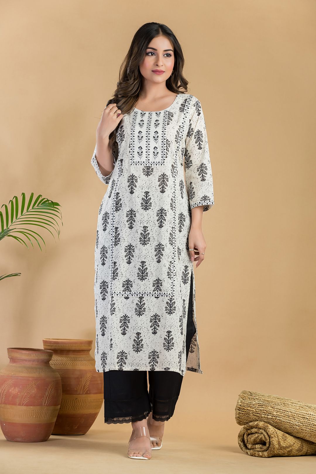 Off-White & Black Floral Embroidered Straight Kurta