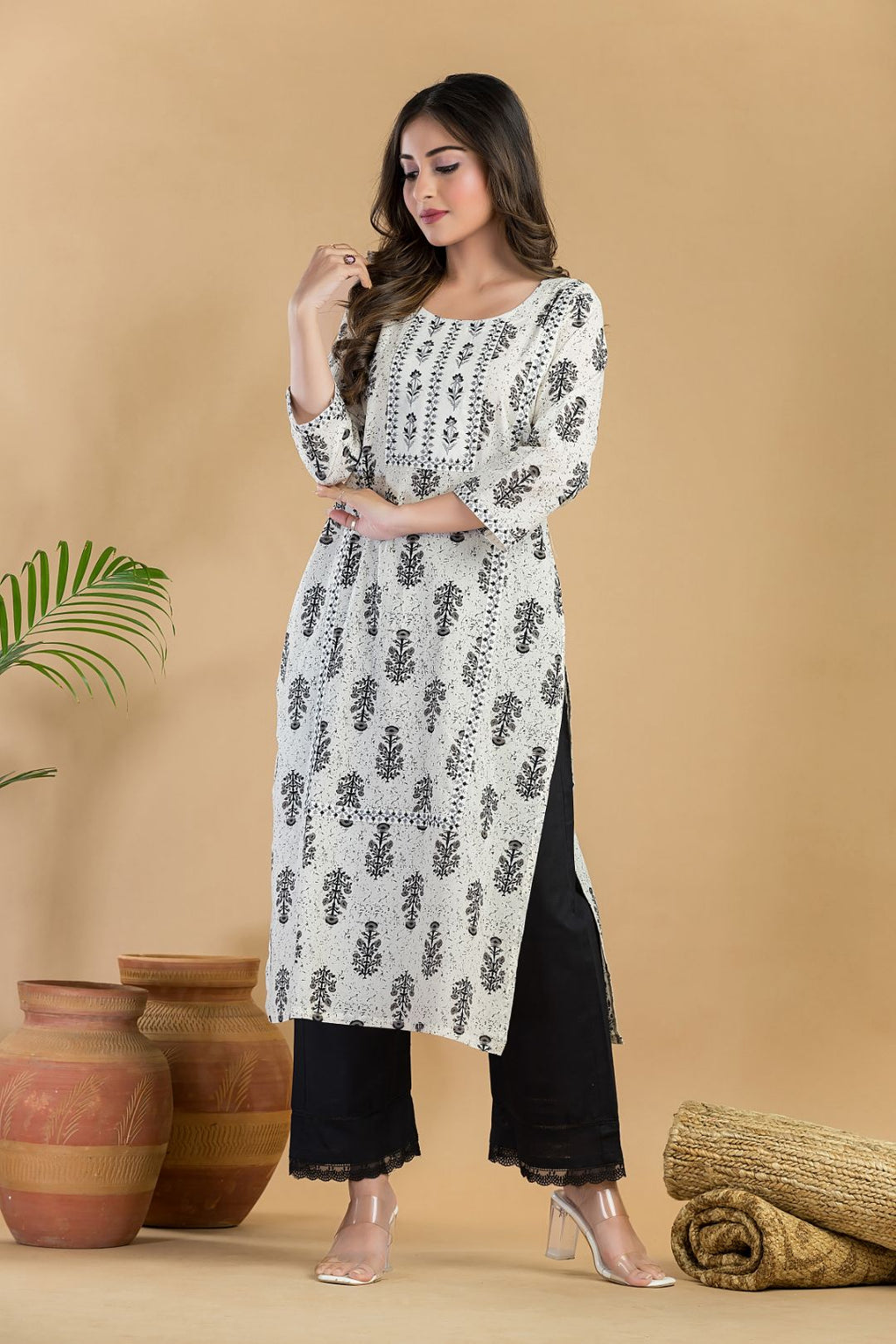 Off-White & Black Floral Embroidered Straight Kurta