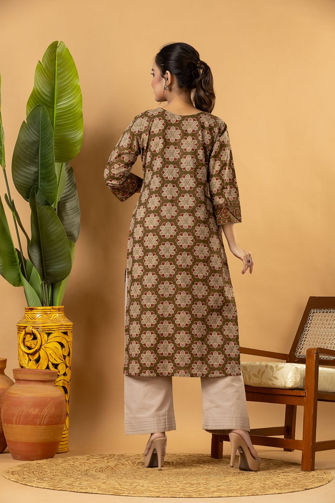 Olive Green & Beige Geometric Print Kurta