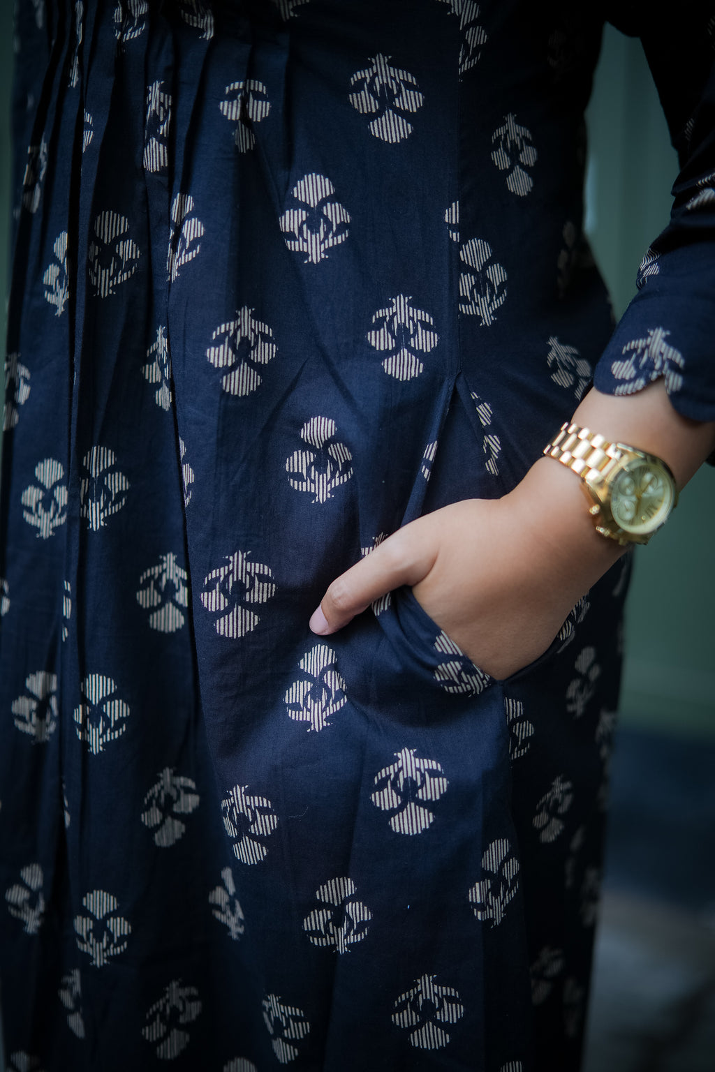 Black Floral Print Pleated Kurta With Pant