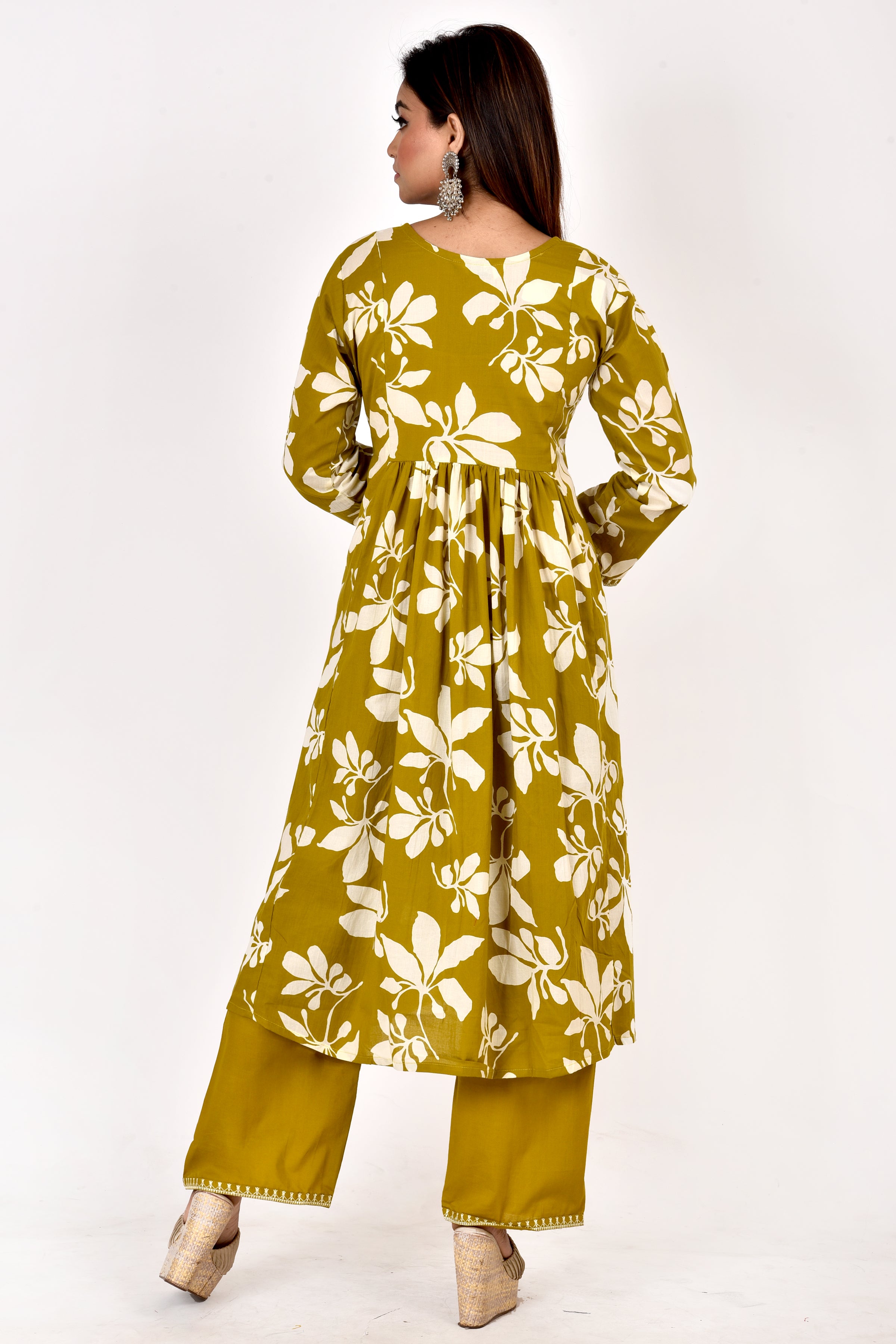 Mehendi Green Floral Embroidered A-Line Kurta With Pant