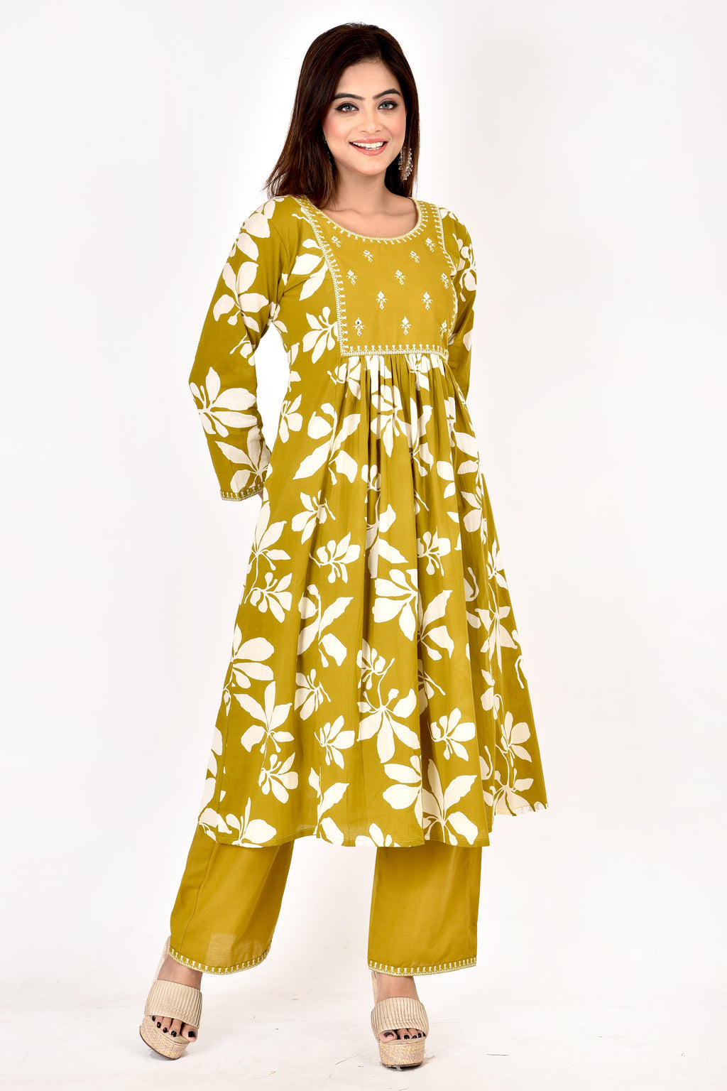 Mehendi Green Floral Embroidered A-Line Kurta With Pant