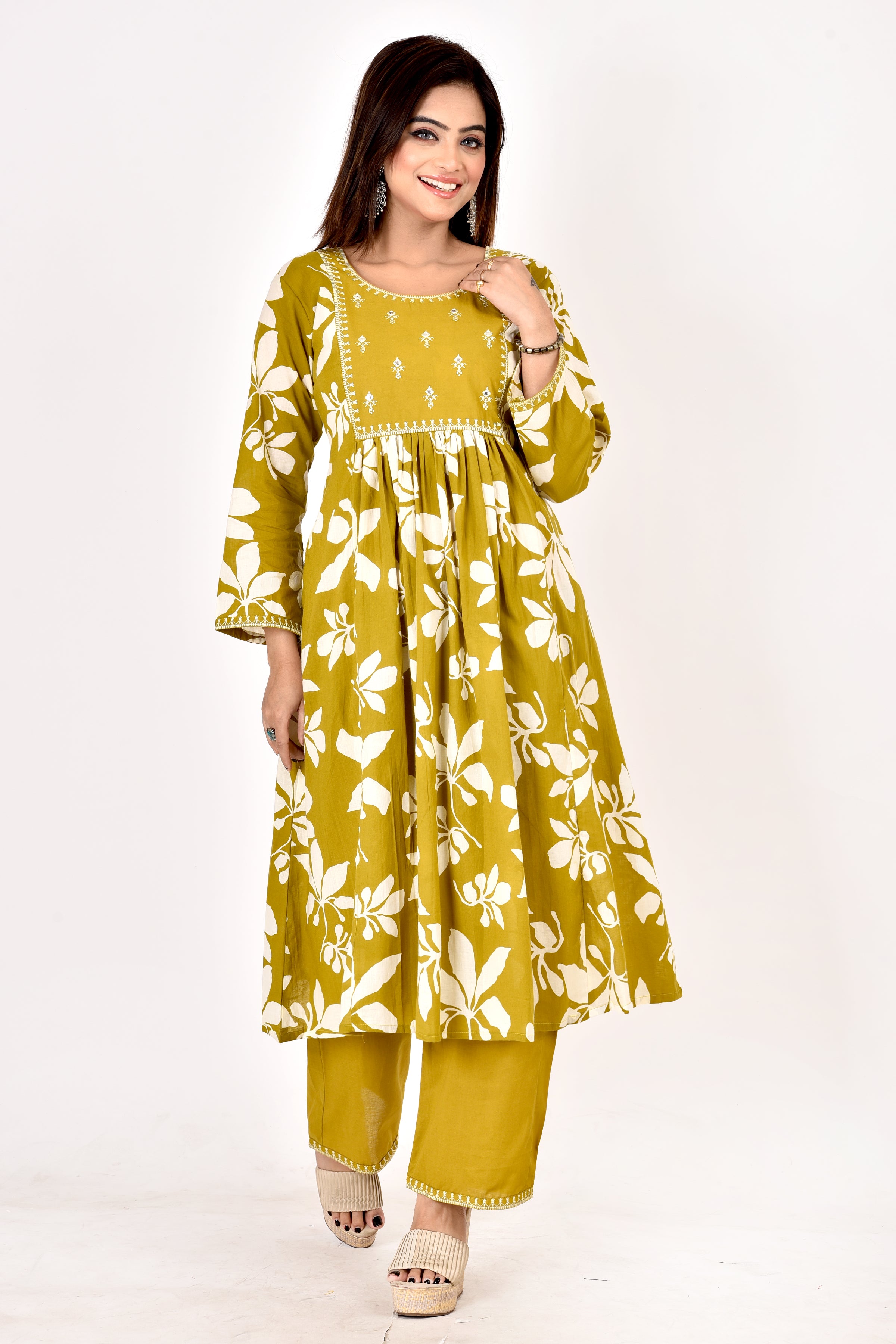 Mehendi Green Floral Embroidered A-Line Kurta With Pant
