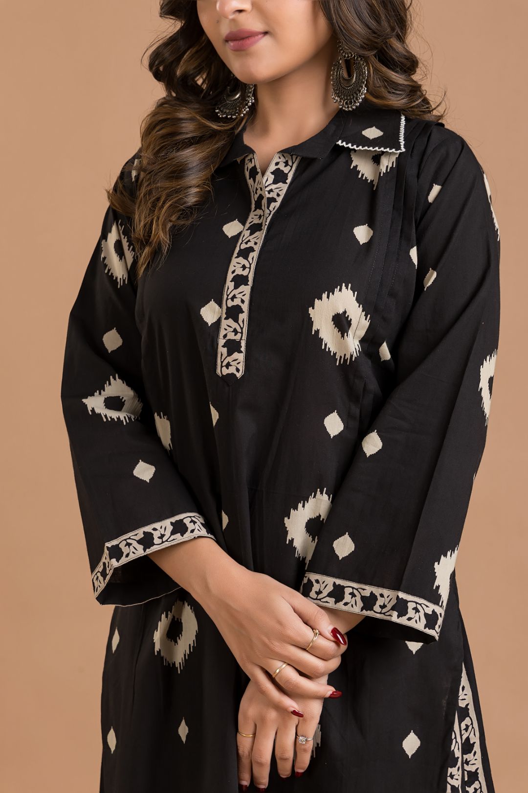 Black Geometric Print Kurta With Pant