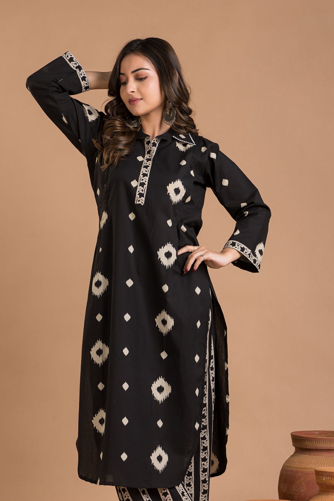 Black Geometric Print Kurta With Pant