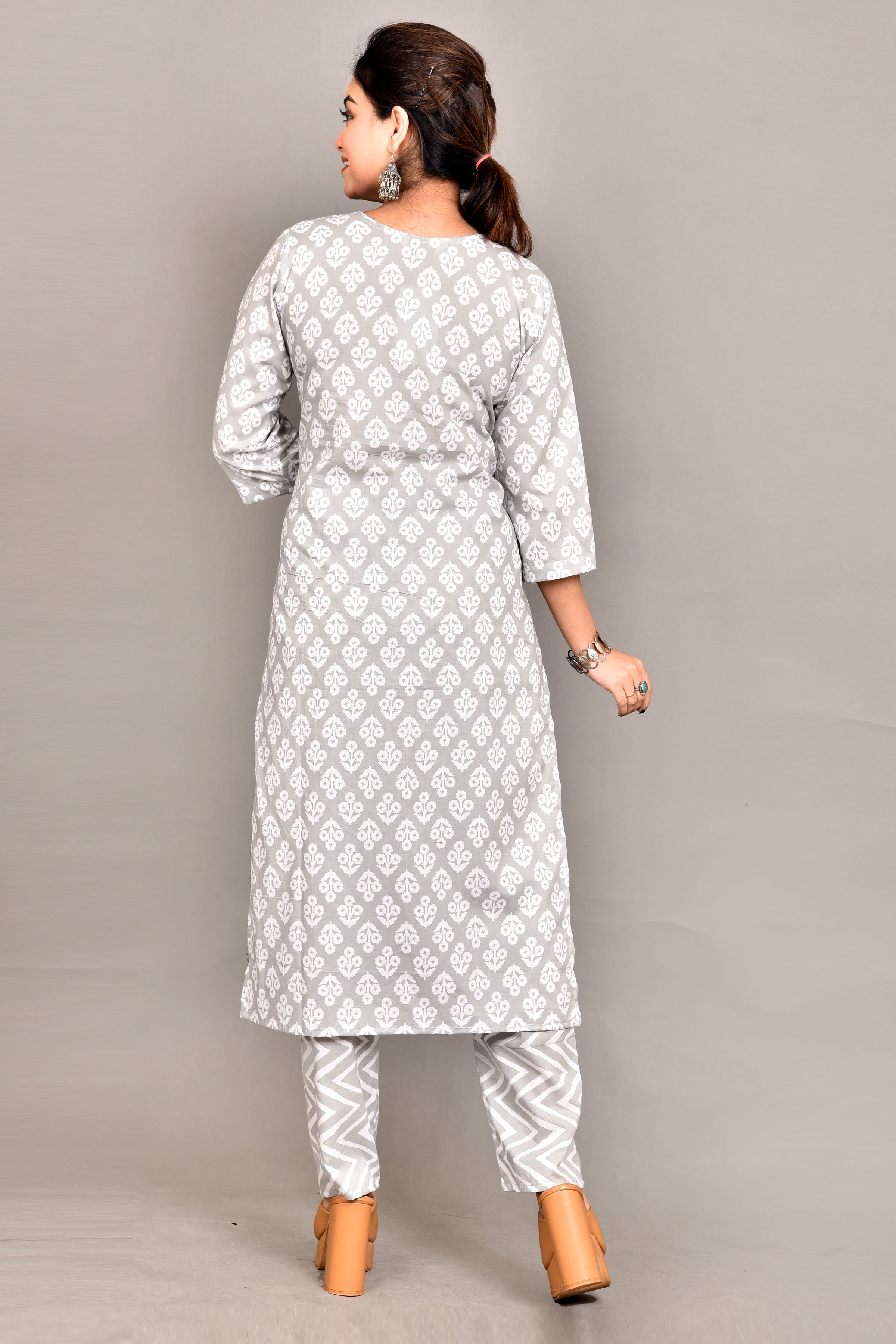 Grey Floral Embroidered Kurta With Pant