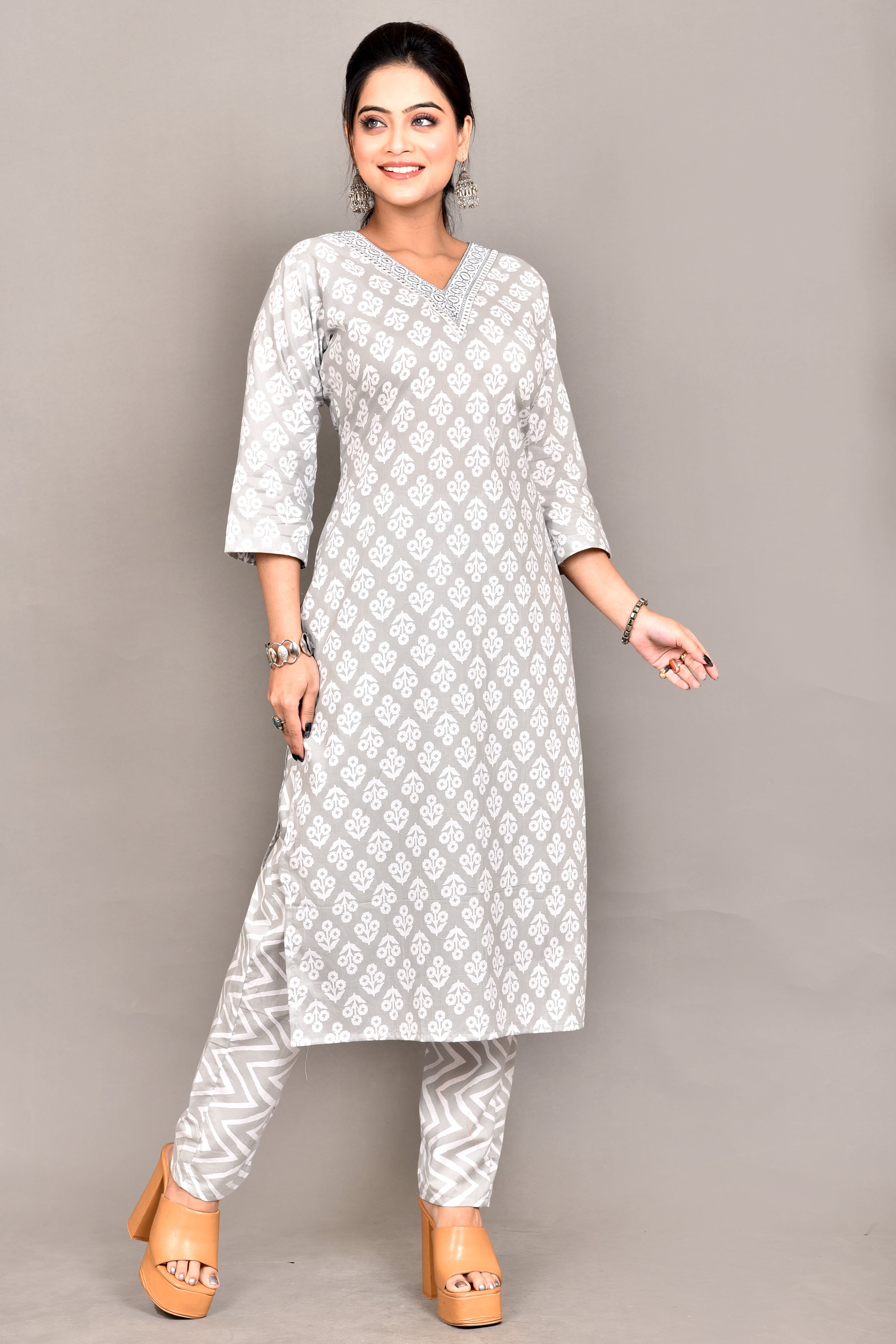 Grey Floral Embroidered Kurta With Pant