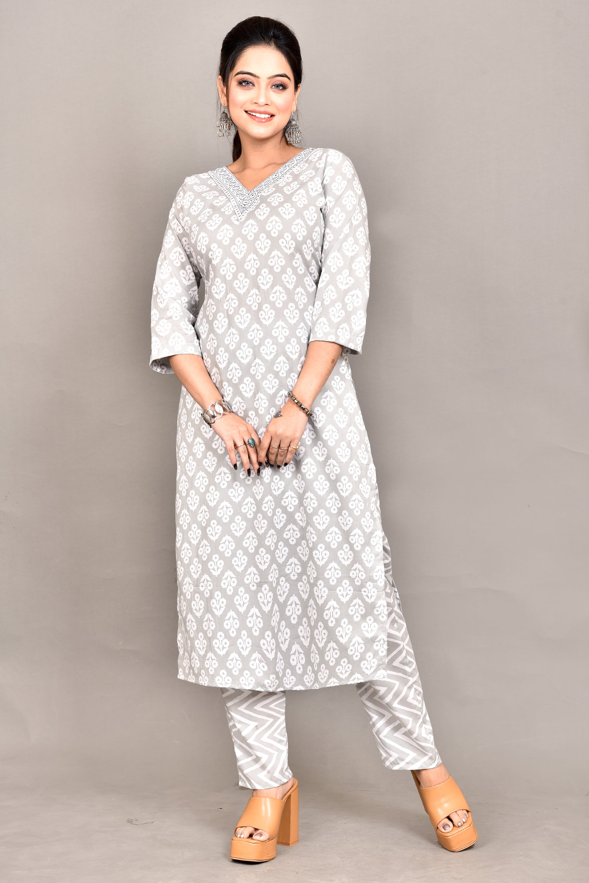 Grey Floral Embroidered Kurta With Pant