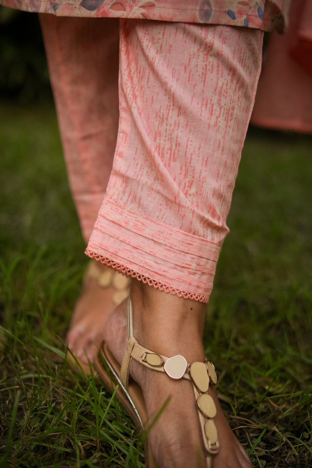 Peach Abstract Print Kurta With Pant & Dupatta