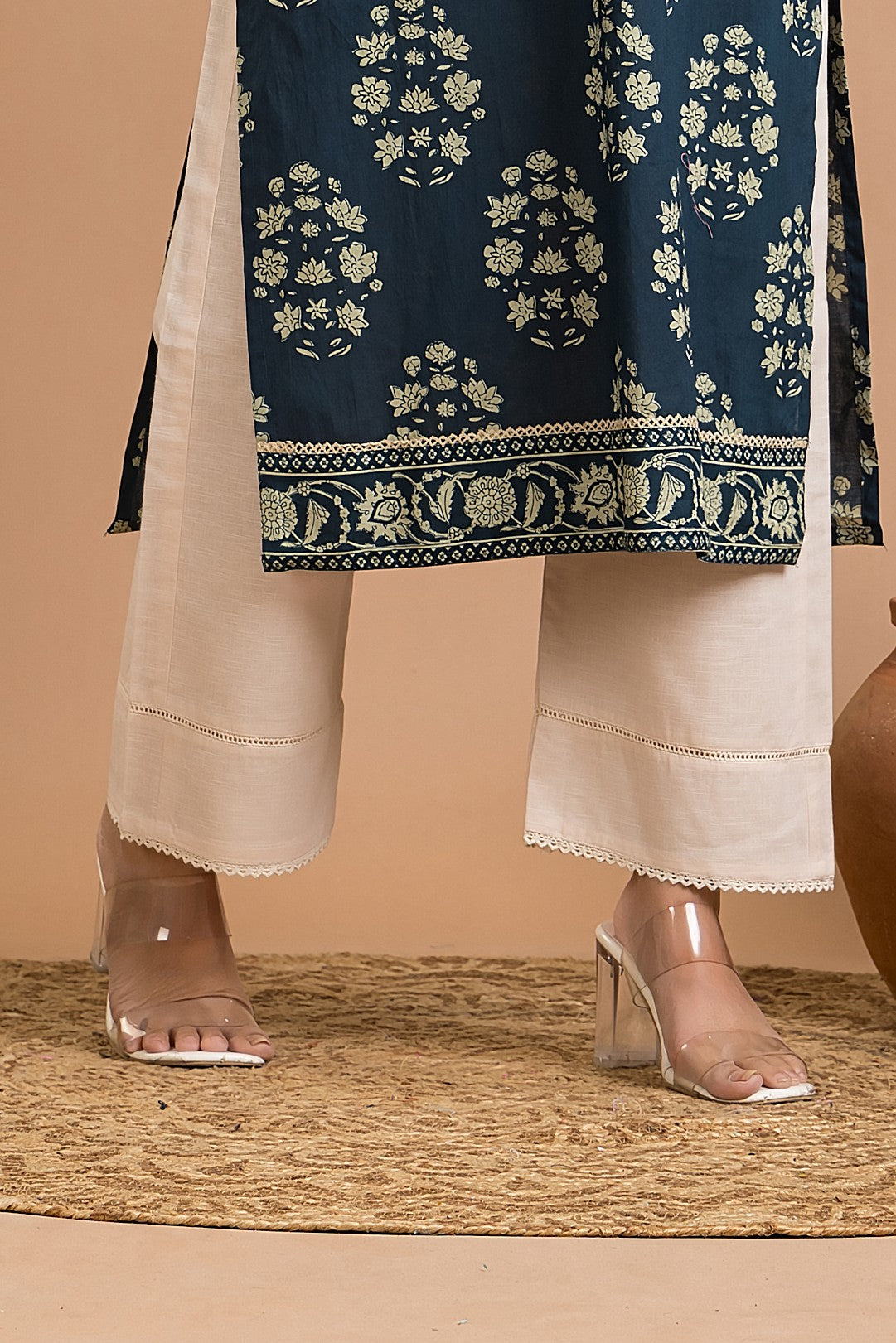 STRAIGHT PANT - BEIGE