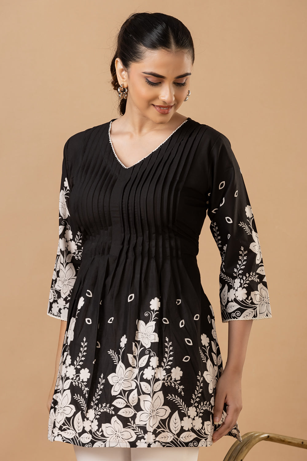 Black Floral Print Pleated Short Kurta