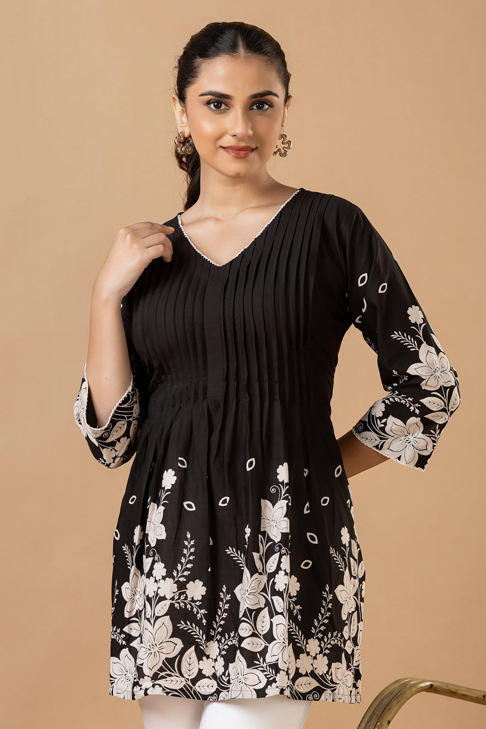 Black Floral Print Pleated Short Kurta